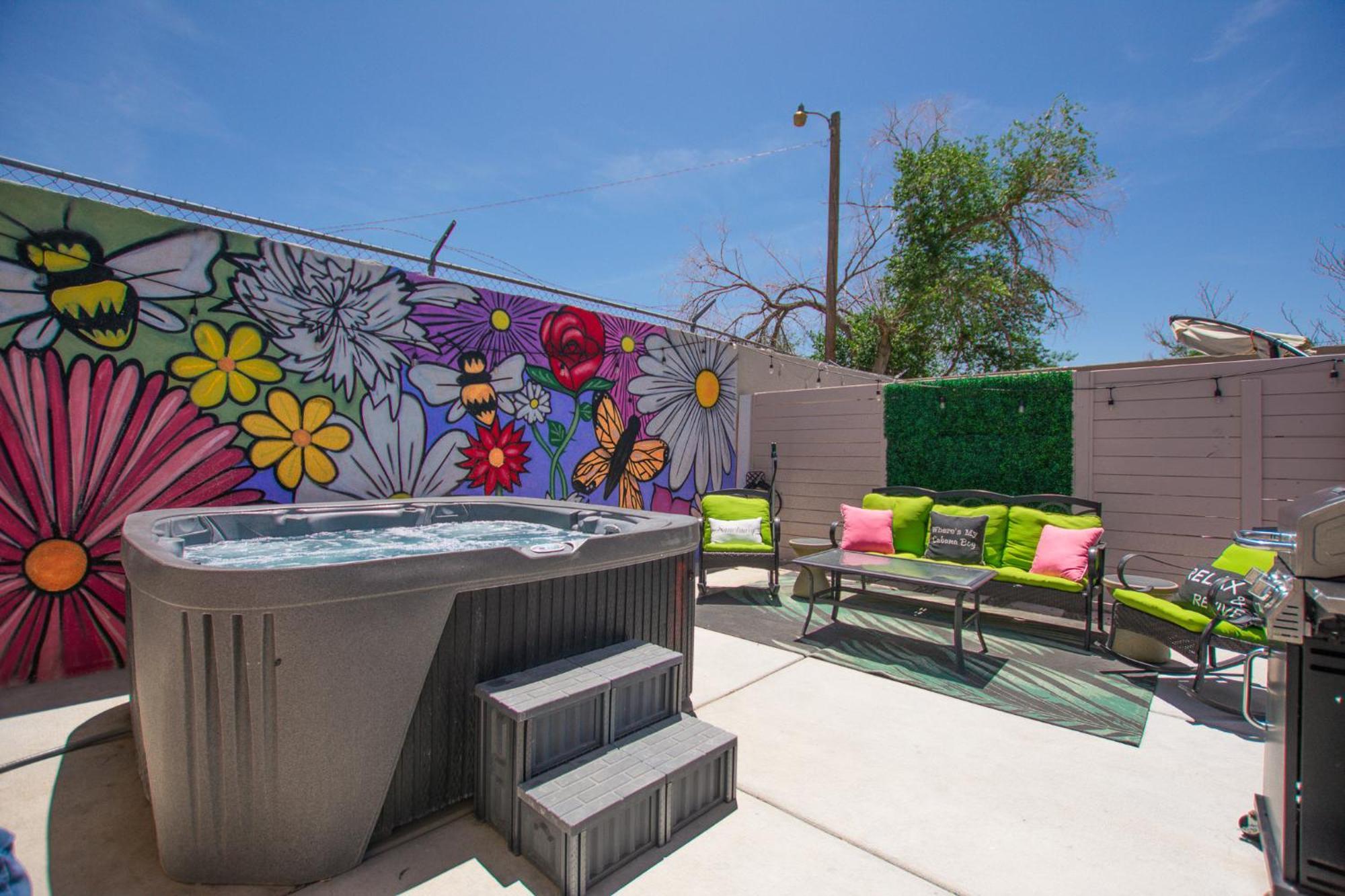 Bohemian Chic An Eclectic Escape-Hot Tub-Pet Friendly-No Pet Fees! Villa Albuquerque Exterior foto