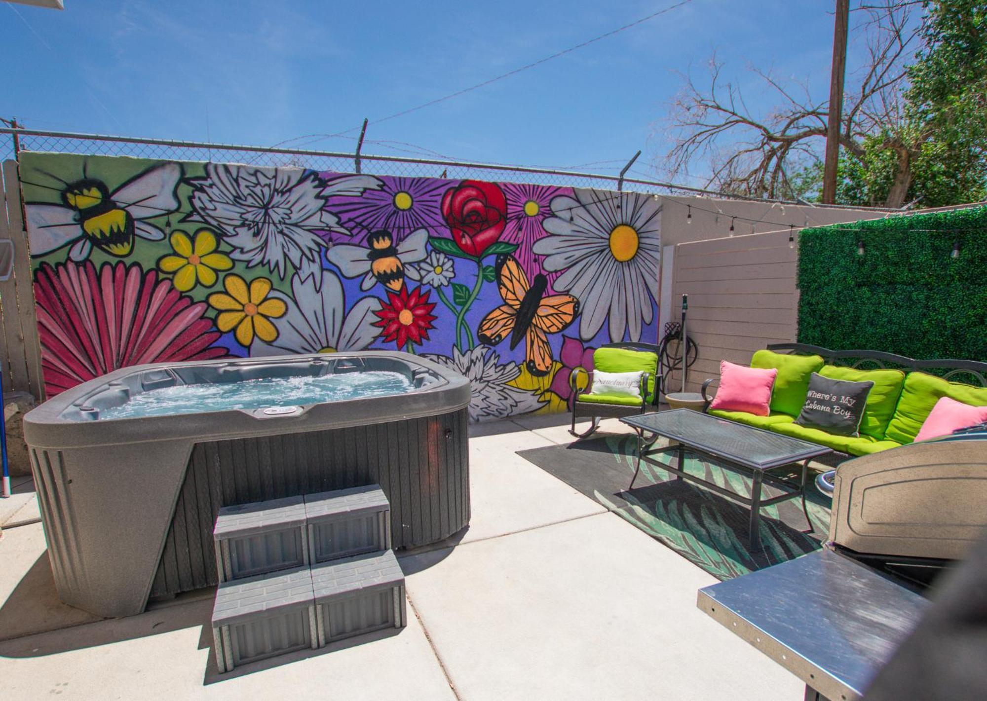 Bohemian Chic An Eclectic Escape-Hot Tub-Pet Friendly-No Pet Fees! Villa Albuquerque Exterior foto