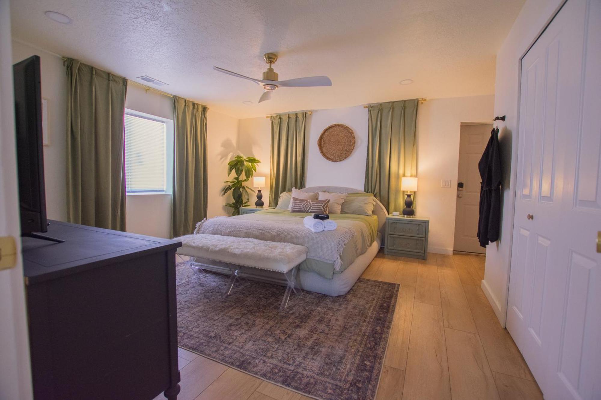 Bohemian Chic An Eclectic Escape-Hot Tub-Pet Friendly-No Pet Fees! Villa Albuquerque Exterior foto