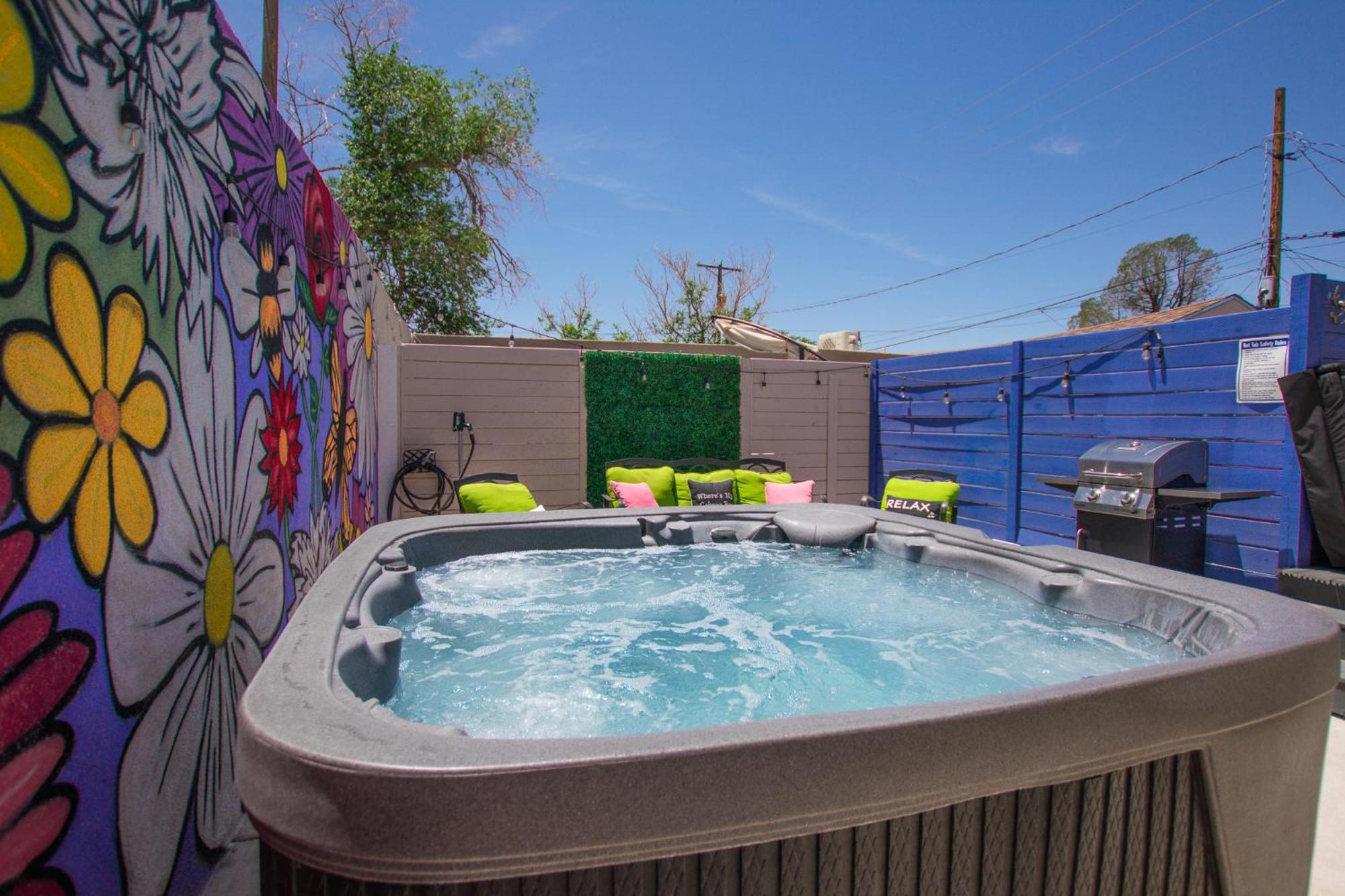 Bohemian Chic An Eclectic Escape-Hot Tub-Pet Friendly-No Pet Fees! Villa Albuquerque Exterior foto
