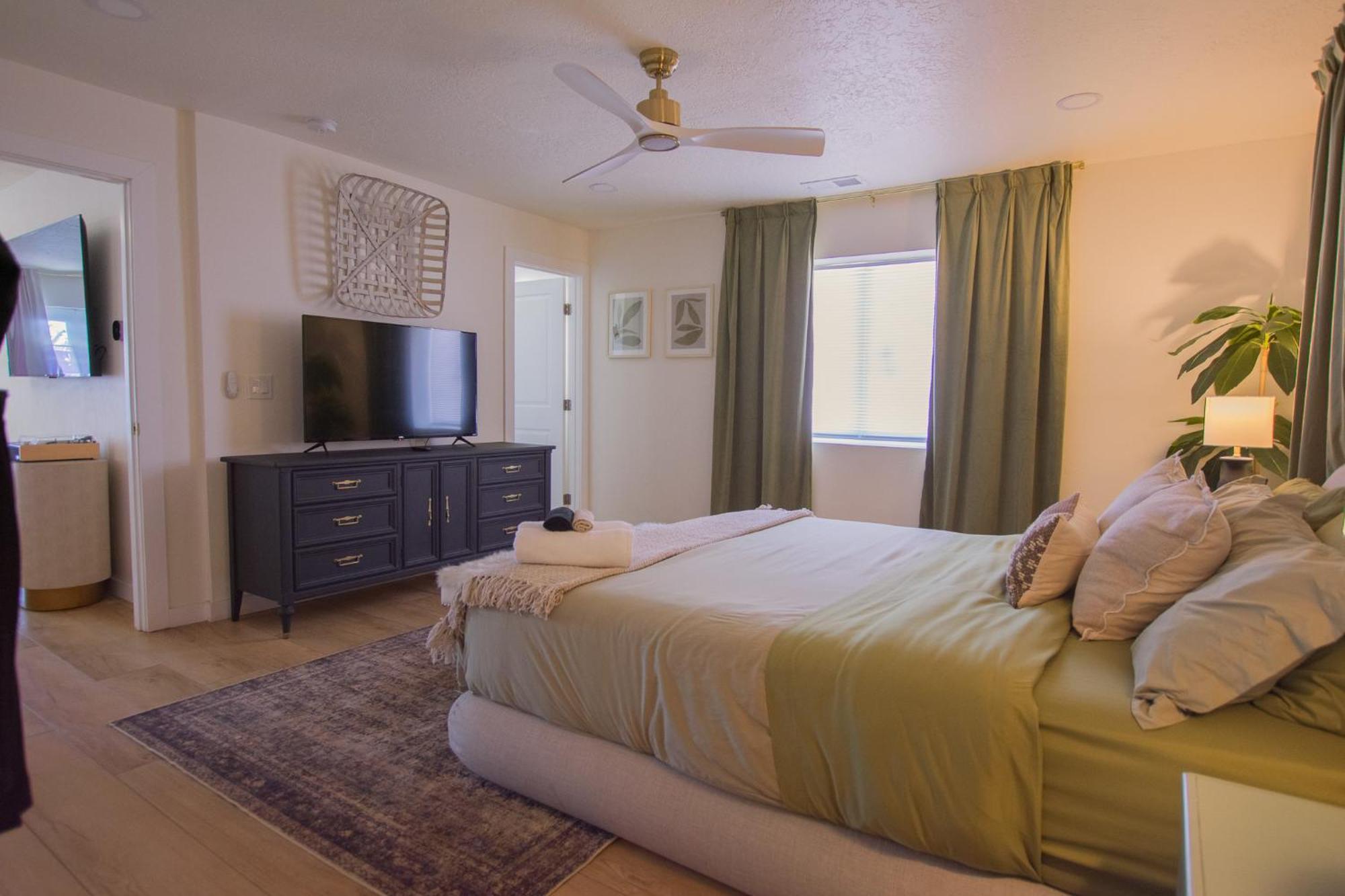 Bohemian Chic An Eclectic Escape-Hot Tub-Pet Friendly-No Pet Fees! Villa Albuquerque Exterior foto