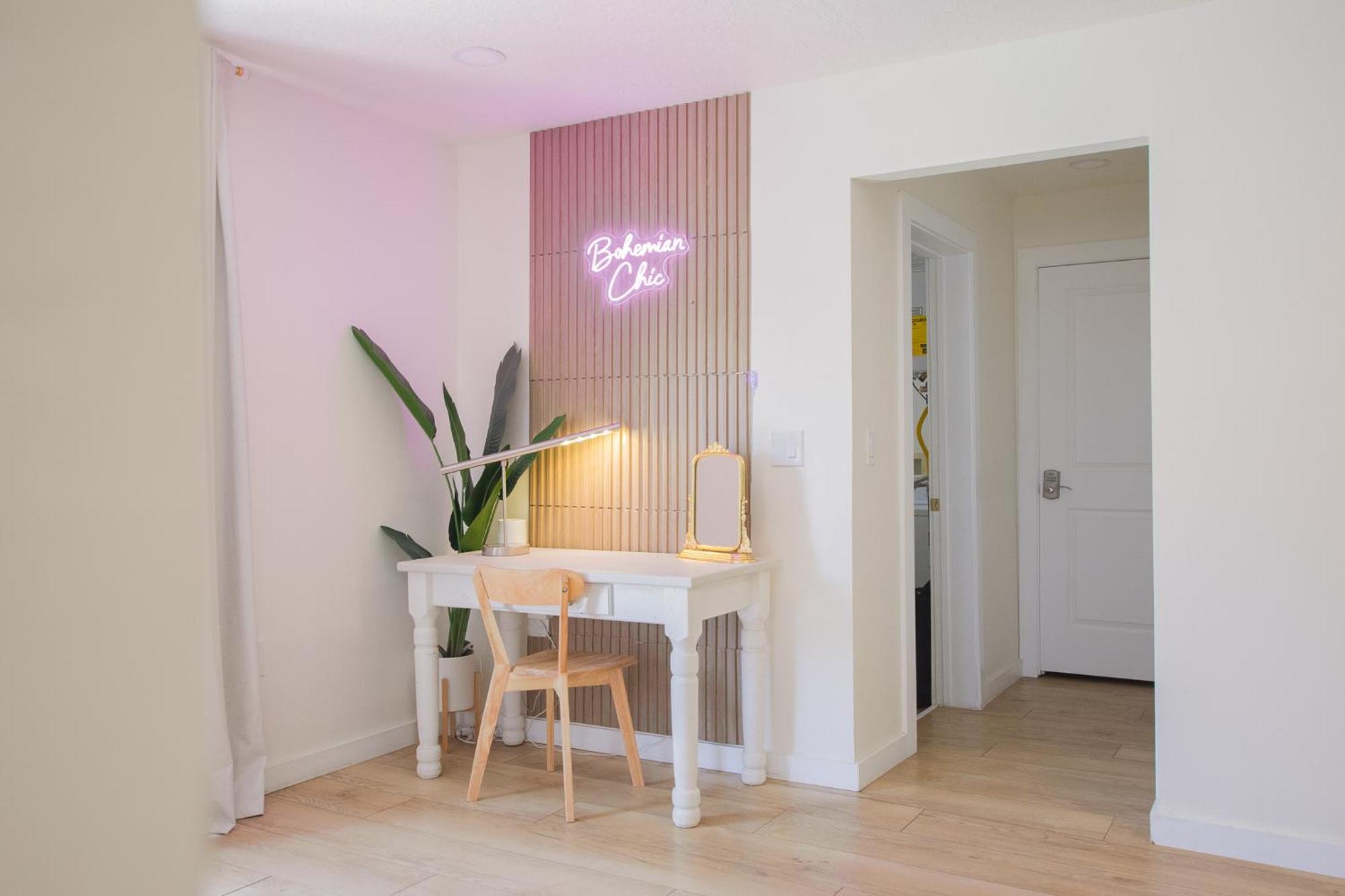 Bohemian Chic An Eclectic Escape-Hot Tub-Pet Friendly-No Pet Fees! Villa Albuquerque Exterior foto