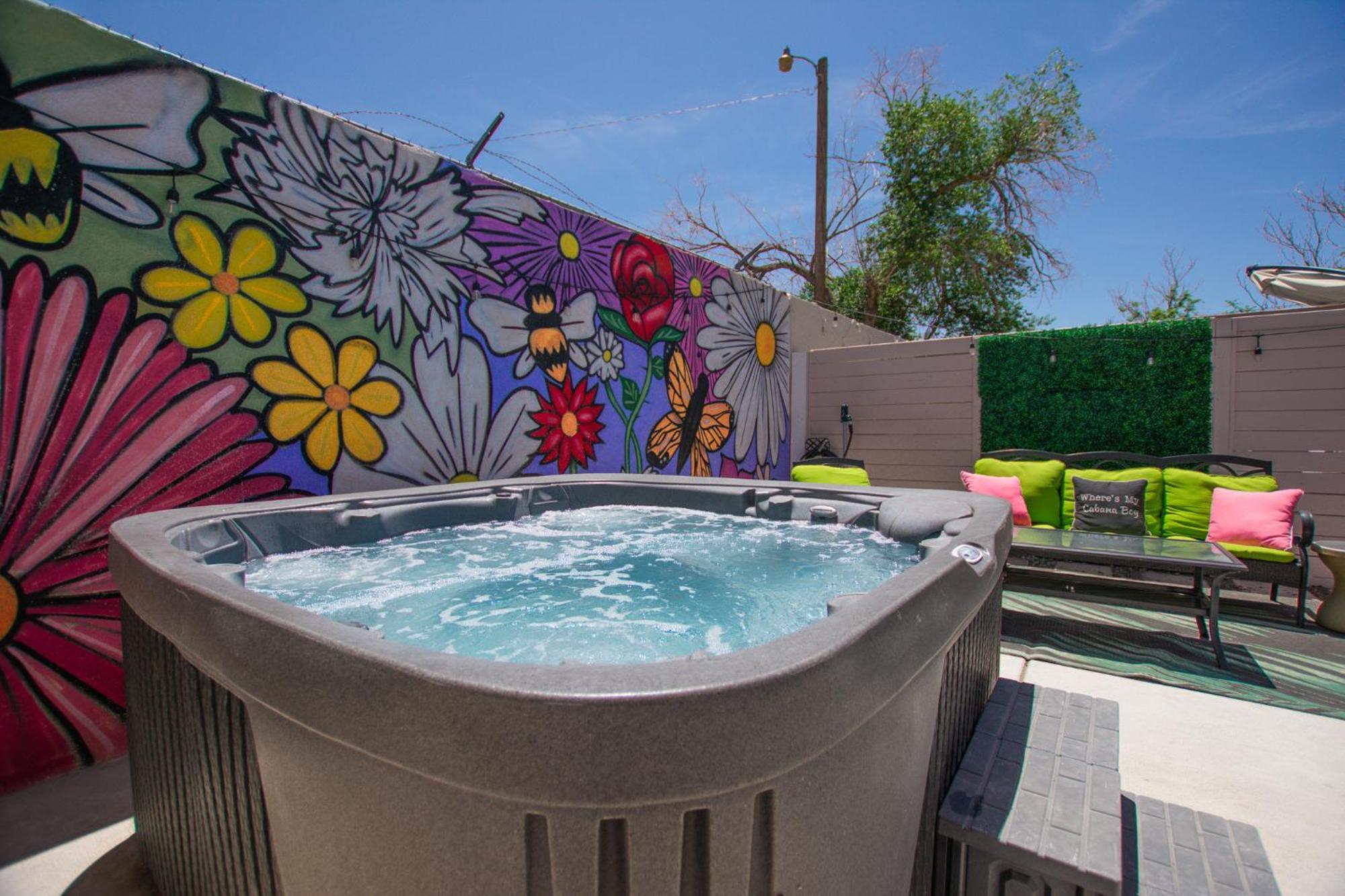 Bohemian Chic An Eclectic Escape-Hot Tub-Pet Friendly-No Pet Fees! Villa Albuquerque Exterior foto