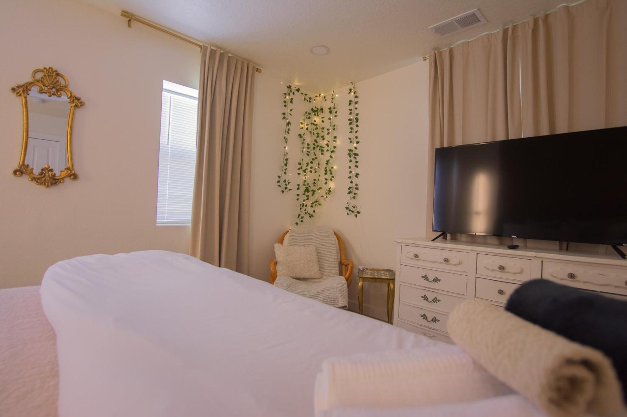 Bohemian Chic An Eclectic Escape-Hot Tub-Pet Friendly-No Pet Fees! Villa Albuquerque Exterior foto