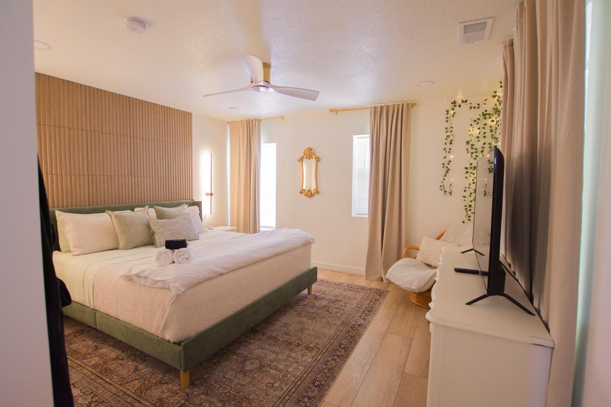 Bohemian Chic An Eclectic Escape-Hot Tub-Pet Friendly-No Pet Fees! Villa Albuquerque Exterior foto