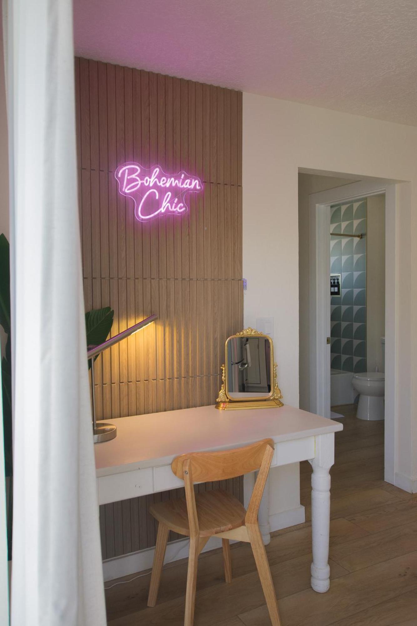 Bohemian Chic An Eclectic Escape-Hot Tub-Pet Friendly-No Pet Fees! Villa Albuquerque Exterior foto